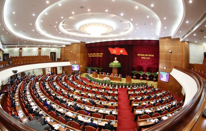 Ngày làm việc thứ ba Hội nghị lần 3 Ban Chấp hành TW Đảng khóa XIII ảnh 1