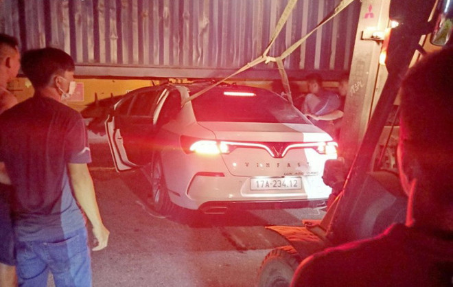 Thái Bình: Xe ôtô đầu kéo va chạm ôtô con làm 4 người thương vong ảnh 1