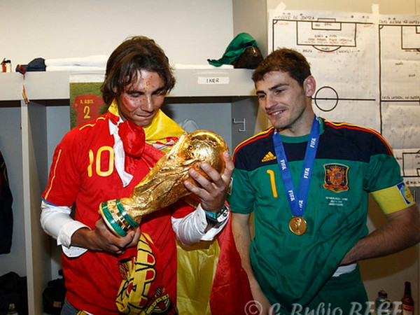 Nadal cứ vô địch Roland Garros là "Bò tót" có danh hiệu lớn ảnh 1