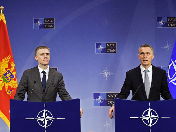 Hàng nghìn người biểu tình phản đối Montenegro gia nhập NATO ảnh 1