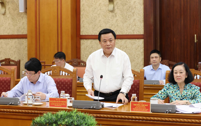 Ông Nguyễn Xuân Thắng, Ủy viên Bộ Chính trị, Chủ tịch Hội đồng Lý luận Trung ương, Giám đốc Học viện Chính trị quốc gia Hồ Chí Minh, Phó Trưởng Ban Chỉ đạo phát biểu. (Ảnh: Phương Hoa/TTXVN) ttxvn_thuong truc ban bi thu_2.jpg
