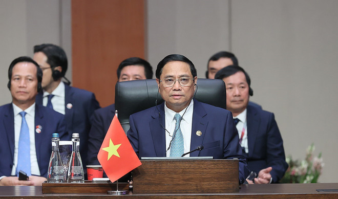 Thủ tướng Phạm Minh Chính gặp Thủ tướng Singapore và Tổng Thư ký LHQ ảnh 1