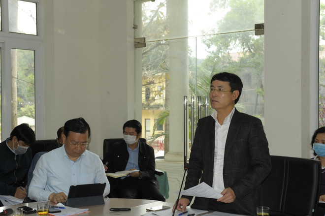 Ông Nguyễn Trọng Đông, Phó Chủ tịch UBND Thành phố Hà Nội phát biểu. (Ảnh Mạnh Khánh/TTXVN) Nhà máy đốt rác phát điện lớn nhất Hà Nội xin lùi tiến độ hoàn thành ảnh 1