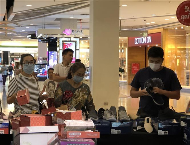 Người dân Thái Lan mua sắm tại các siêu thị. (Ảnh: Ngọc Quang/TTXVN) Bộ Thương mại Thái Lan thúc đẩy thông qua đề xuất tham gia CPTPP ảnh 1