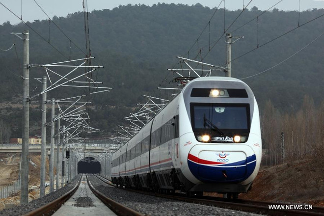 Ảnh minh họa. (Nguồn: News.cn) Trung Quốc vận hành hơn 3.200 km đường sắt mới trong năm 2016 ảnh 1