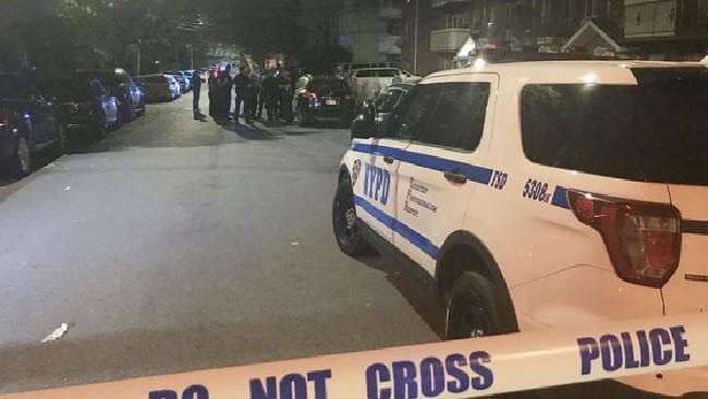 Mỹ: Một phụ nữ dùng dao tấn công khiến nhiều người bị thương ảnh 1