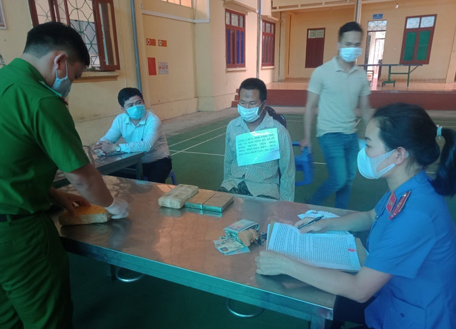 Điện Biên: Bắt 1 đối tượng, thu giữ 2 bánh heroin, 12.000 viên ma túy ảnh 1