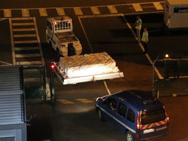 Mảnh vỡ được cho là của máy bay MH370 đã tới Toulouse ảnh 1