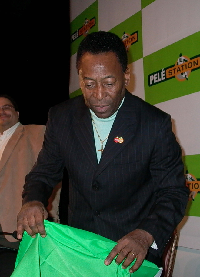 Phóng viên TTXVN chia sẻ về một lần được gặp vua bóng đá Pele ảnh 4