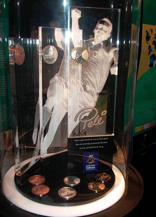 Phóng viên TTXVN chia sẻ về một lần được gặp vua bóng đá Pele ảnh 5