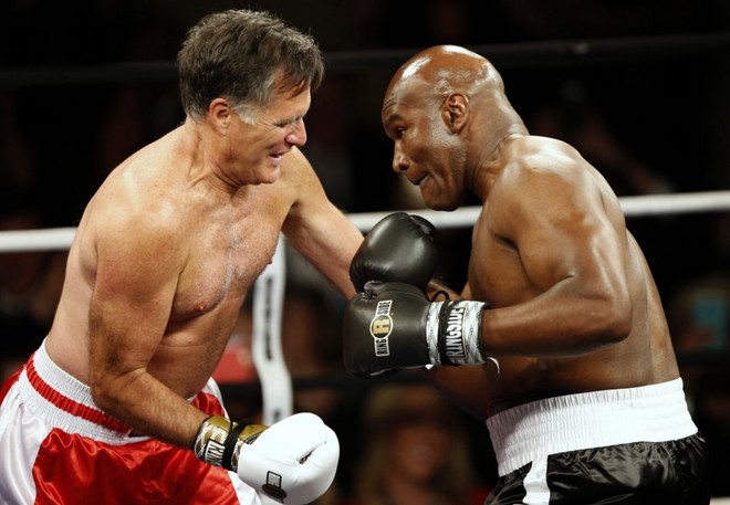 Cựu ứng viên Tổng thống Mỹ so tài với nhà vô địch Holyfield ảnh 1