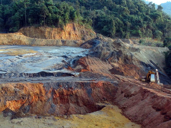 Kiểm tra sự cố vỡ đập chứa bùn thải quặng thiếc tại Nghệ An ảnh 1