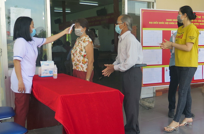 Phú Yên đảm bảo an toàn phòng, chống dịch tại các điểm bầu cử ảnh 1