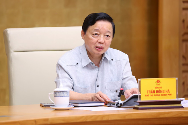 Phó Thủ tướng Trần Hồng Hà phát biểu chỉ đạo tại cuộc họp rà soát, hoàn thiện chi tiết một số điều của Luật Nhà ở. (Ảnh: Văn Điệp/TTXVN) TTXVN_2006Luatnhao2.jpg