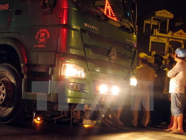 Ảnh minh họa. (Nguồn: Văn Đạt/TTXVN) Xe ôtô lùi bất cẩn không quan sát, đè chết một người phụ nữ ảnh 1