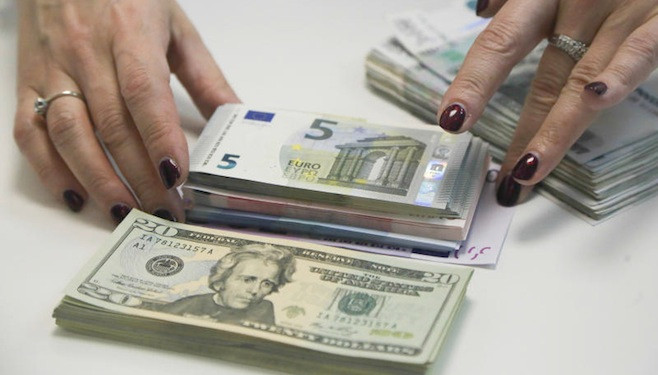 Nga sẽ cho các công ty và ngân hàng lớn vay bằng ngoại tệ ảnh 1