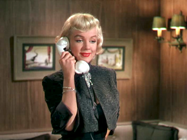 Thời trang quyến rũ trong phim của "cô đào" Marilyn ảnh 1