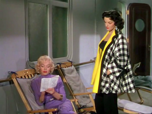 Thời trang quyến rũ trong phim của "cô đào" Marilyn ảnh 4