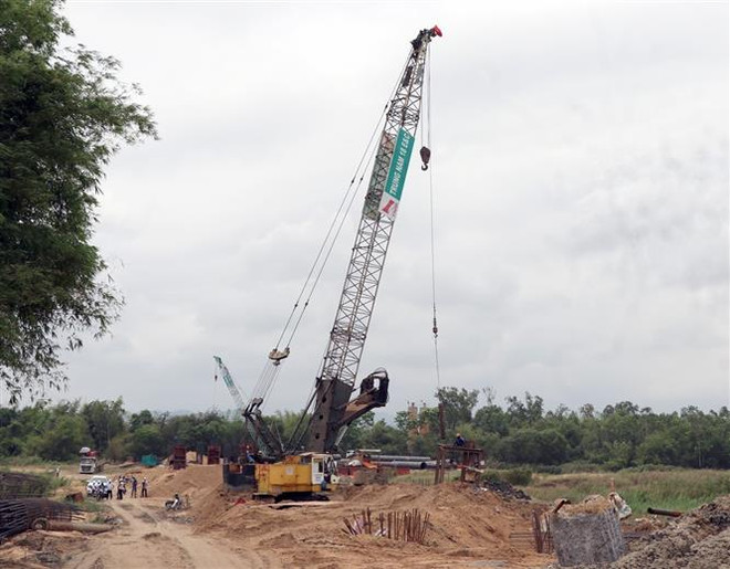 Thi công hạng mục trọng yếu trên Cao tốc Bắc-Nam xuyên dịp lễ ảnh 2