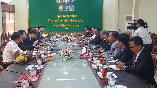 Hỗ trợ kiều bào nghèo tại Biển Hồ ở Campuchia đón Tết nguyên đán ảnh 1