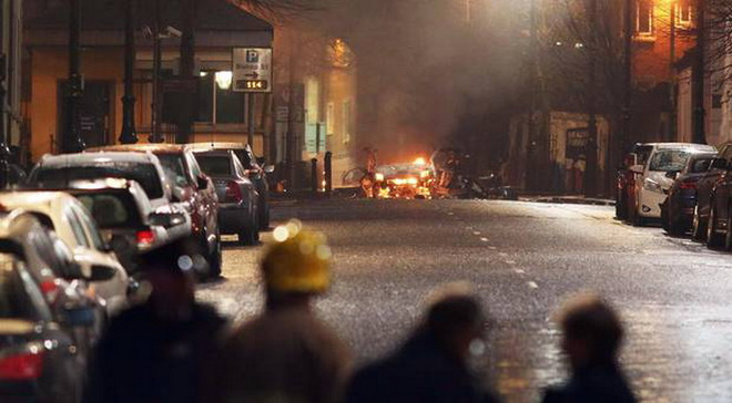 Bắc Ireland tiếp tục báo động an ninh do nghi ngờ có thiết bị nổ ảnh 1