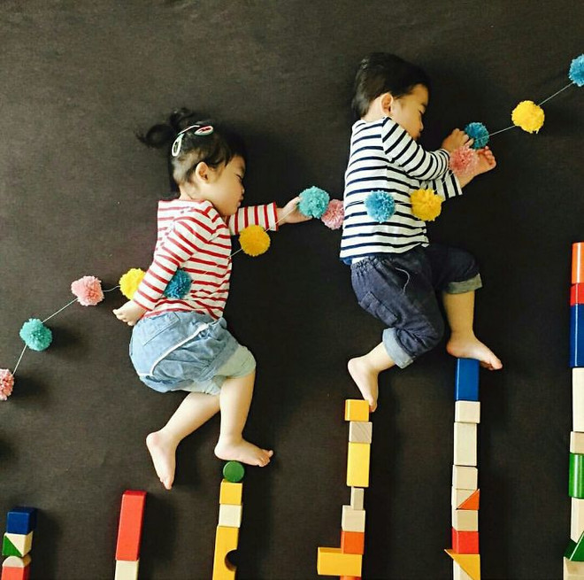 Bộ ảnh giấc ngủ thiên thần siêu dễ thương của một cặp song sinh ảnh 7