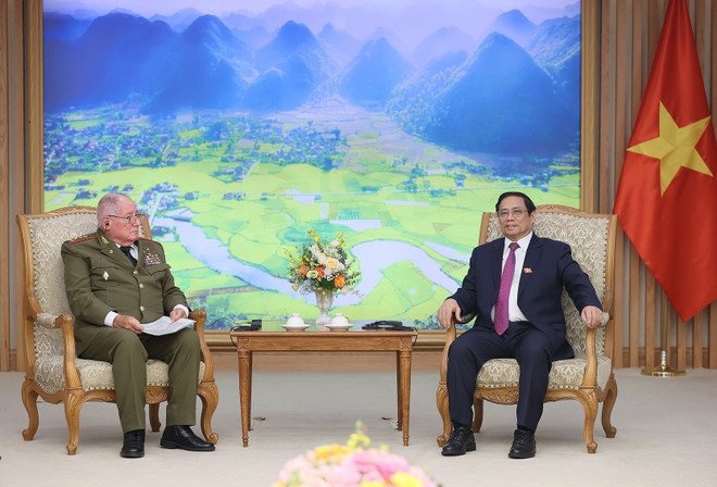 Thủ tướng tiếp Bộ trưởng Bộ các Lực lượng Vũ trang Cách mạng Cuba ảnh 2