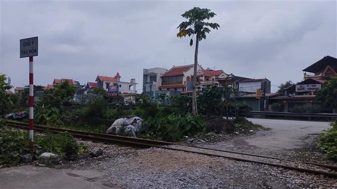 Hiện trường một vụ tai nạn đường sắt. (Ảnh: Mạnh Minh/TTXVN) Giải pháp nào ngăn ngừa các tai nạn đường sắt nghiêm trọng? ảnh 2