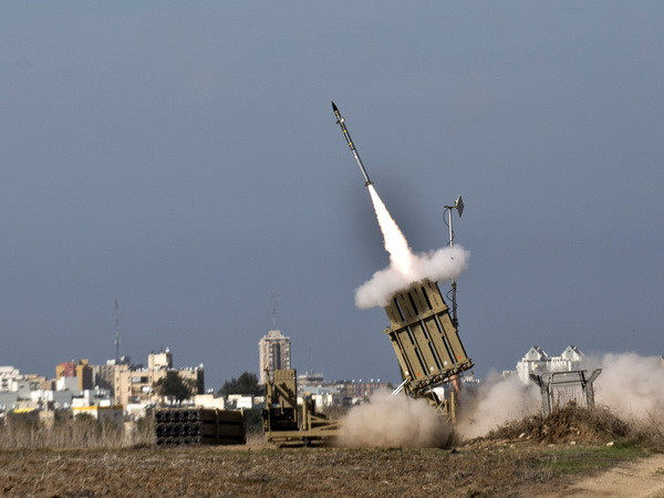 Hệ thống phòng thủ Israel đánh chặn đạn cối từ Dải Gaza ảnh 1
