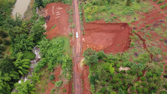 Bình Phước: Hơn 300 hộ dân bị ảnh hưởng của sạt lở đất do mưa lớn ảnh 1
