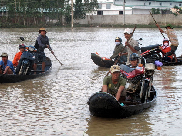 Những người quên mình, xả thân vì đồng bào vùng lũ ảnh 1