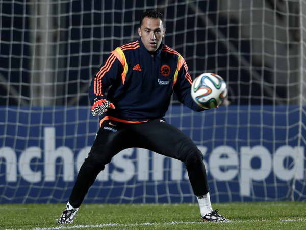 Thủ môn Colombia than phiền trái bóng Brazuca quá nhẹ ảnh 1