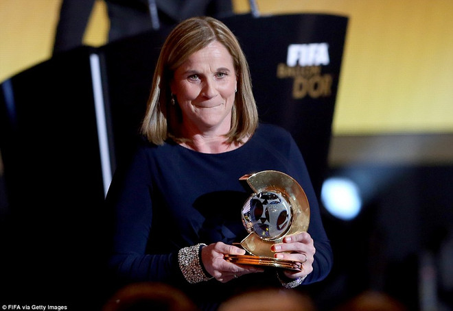 Chủ nhân các giải thưởng tại Gala trao giải Quả bóng Vàng FIFA ảnh 3