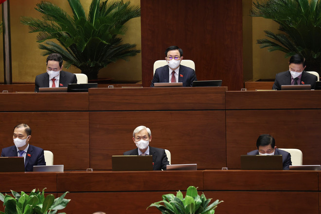 Nhìn từ hai quyết định về phòng chống dịch COVID-19 của Quốc hội ảnh 1