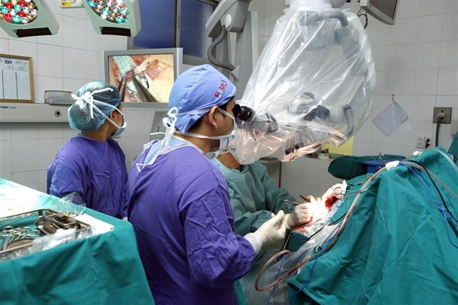 Bệnh viện 108 giúp thanh niên bị liệt cánh tay vận động trở lại ảnh 1