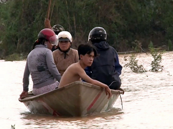 Tạm ứng 239 tỷ đồng hỗ trợ di dân khẩn cấp khỏi vùng thiên tai ảnh 1