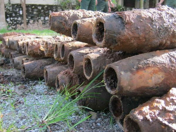 Đầu đạn 105 mm phát nổ khi đang cưa, 3 người thương vong ảnh 1