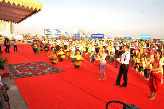Campuchia tưng bừng kỷ niệm ngày chiến thắng chế độ diệt chủng ảnh 1