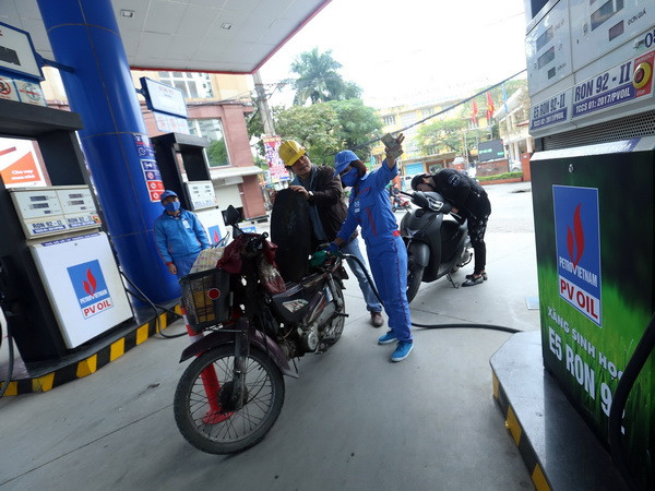 PVOIL giảm 500 đồng mỗi lít xăng E5 và dầu DO trong hai ngày ảnh 1