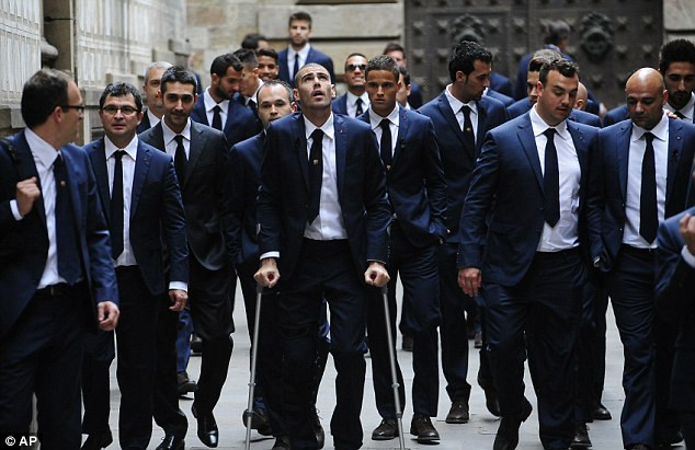 Các ngôi sao Barcelona đau xót tiễn đưa Tito Vilanova ảnh 2