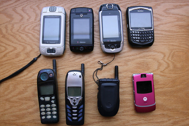 Từ 15/12, cấm nhập khẩu laptop, điện thoại di động, loa thùng cũ ảnh 1