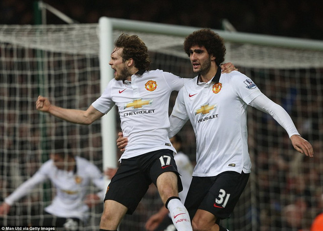 Kết quả: M.U "chết hụt," Barcelona áp sát ngôi đầu của Real ảnh 1