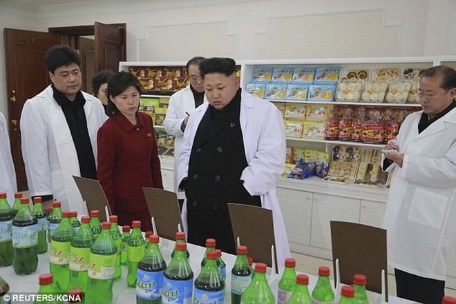 Ông Kim Jong Un "tỏ thái độ" với công nhân nhà máy thực phẩm ảnh 1