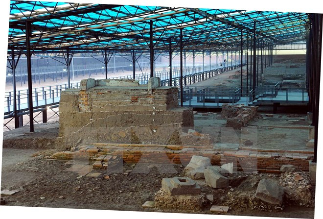 Hoàng thành Thăng Long: Số lượng lớn di vật vẫn "dầm mưa dãi nắng" ảnh 1