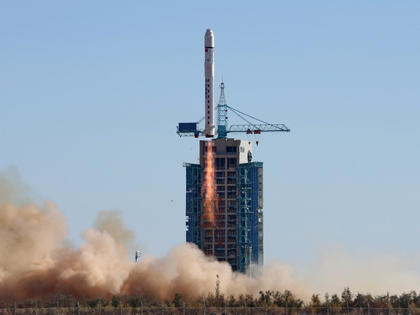 Nga-Trung thảo luận về việc thành lập hệ thống vệ tinh quỹ đạo ảnh 1