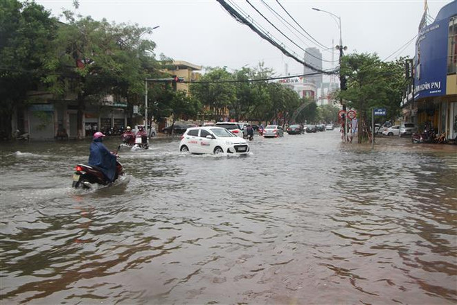 Thời tiết đêm 18/9-ngày 19/9: Hầu hết các khu vực đều có mưa dông ảnh 1