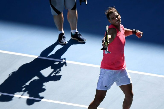 Australian Open: Nadal thẳng tiến vào vòng 4 sau trận ‘nội chiến’ ảnh 1