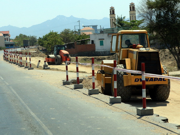 Thông tuyến Quốc lộ 1A đoạn đi qua tỉnh Quảng Nam vào dịp lễ 30/4 ảnh 1