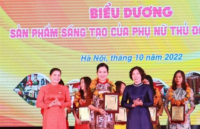 Hà Nội: Tôn vinh 10 tấm gương phụ nữ Thủ đô tiêu biểu năm 2022 ảnh 2