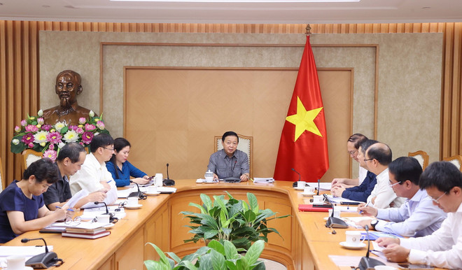 ttxvn pho_thu_tuong_tran_hong_ha_hop_ve_de_an_phat_trien_thi_truong_carbon2_resize.jpg